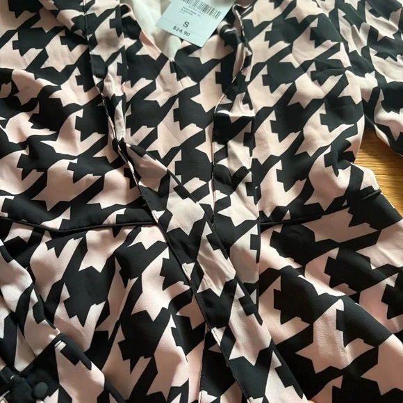 Forever 21 Black and Pink Patterned Long Sleeve Dress - Picture 4 of 4